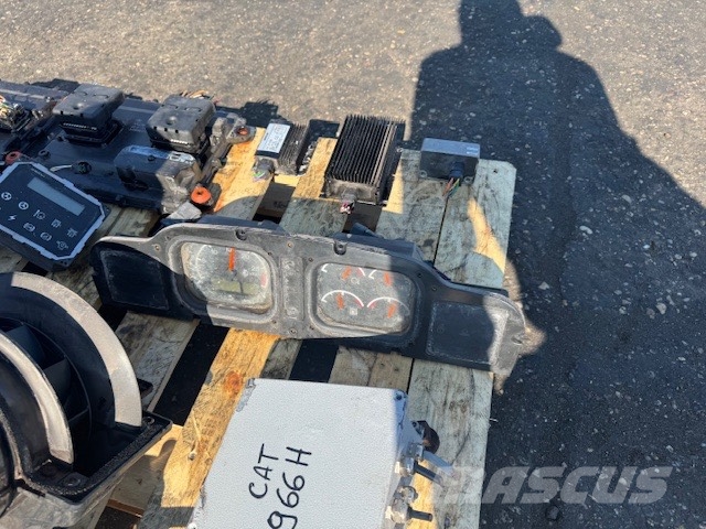 CAT 966 H USED CAB PARTS Cabine en interieur