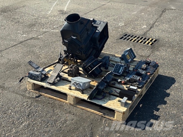CAT 966 H USED CAB PARTS Cabine en interieur