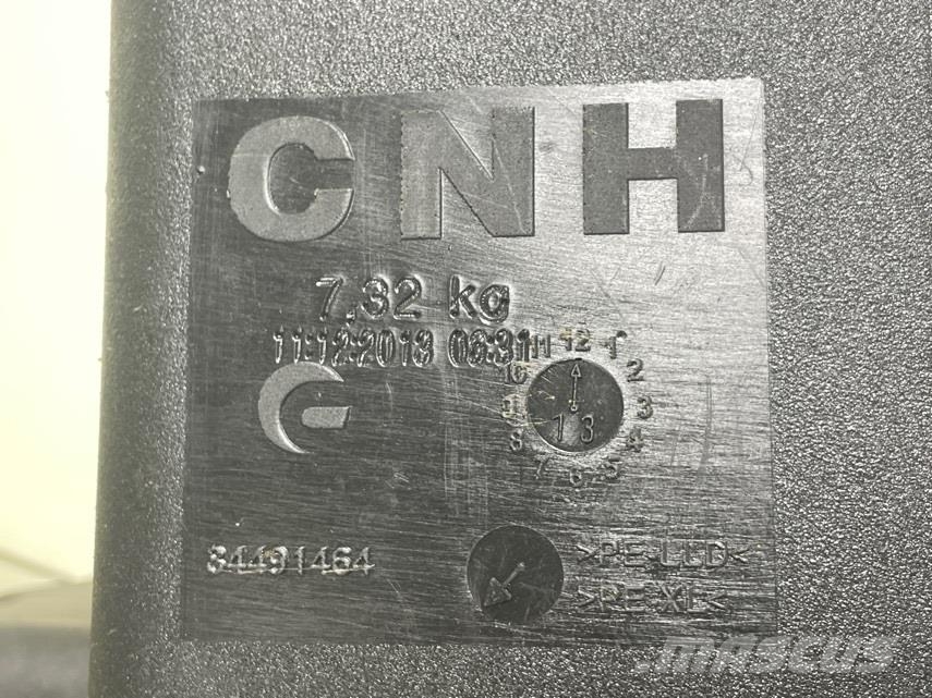 New Holland W110C-CNH 84491464-Fuel tank/Kraftstofftank Šasija un piekare