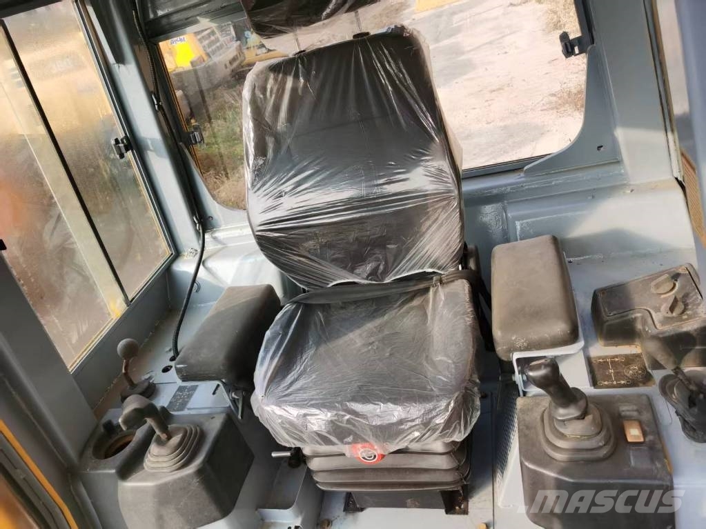 CAT D 5 G 履帶推土機