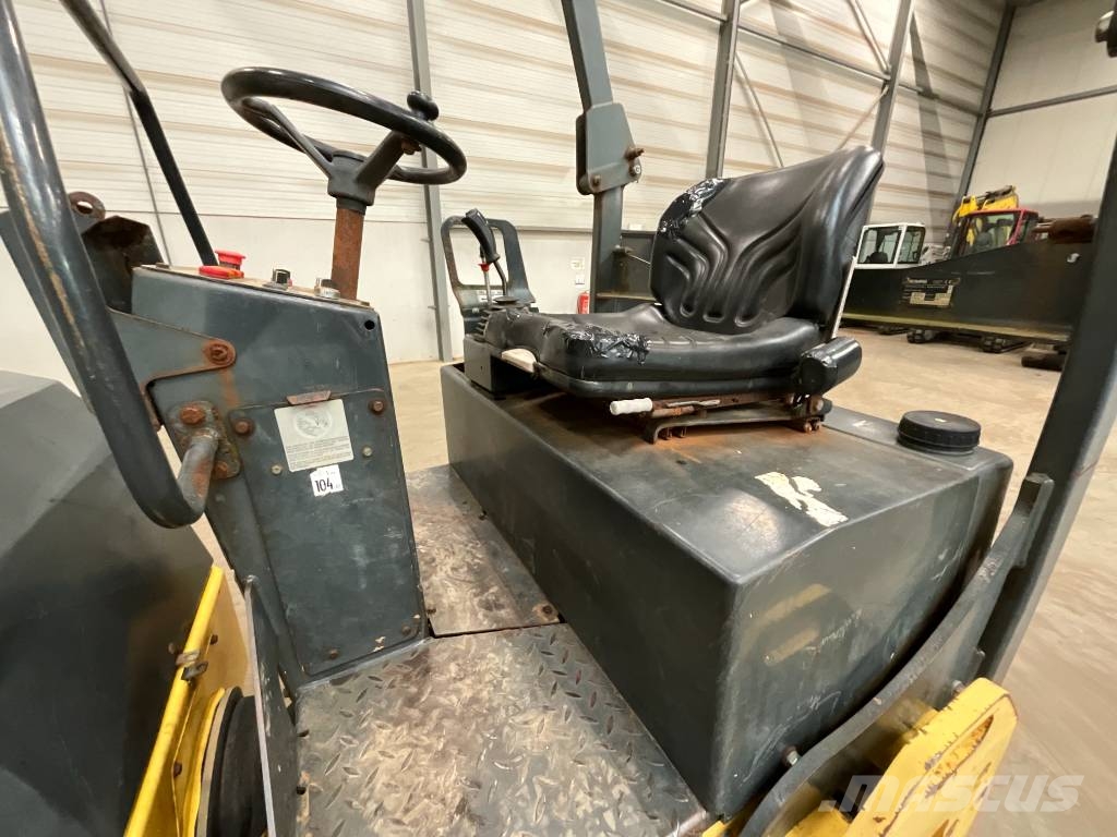 Bomag BW 135 AD Valjci sa duplim bubnjem