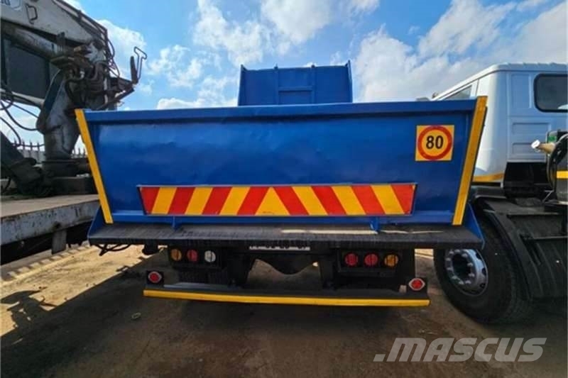Tata LPK 其他货车
