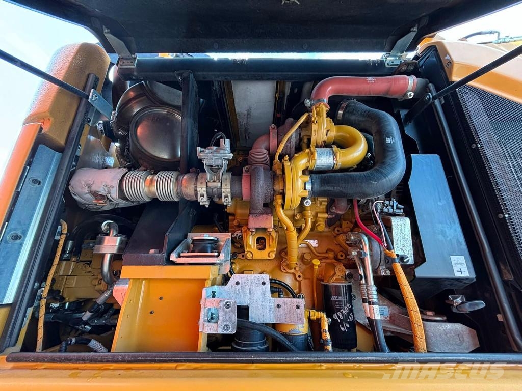 CAT M 315 F TILTROTATOR / AC / CENTRAL LUBRICATION Gumikerekes kotrók