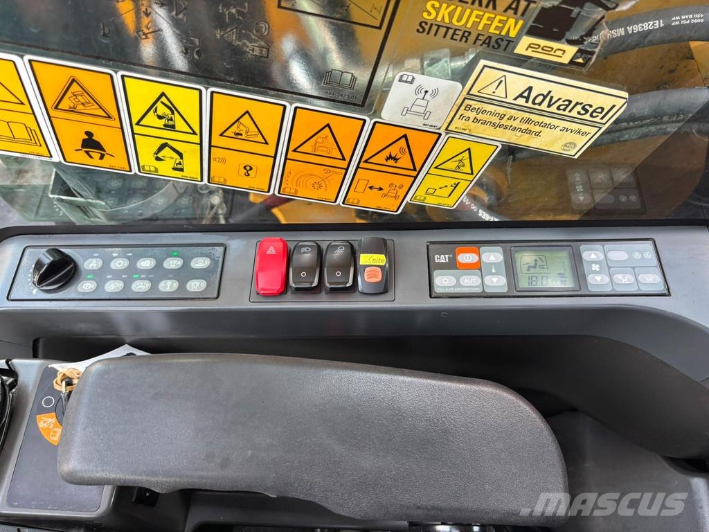 CAT M 315 F TILTROTATOR / AC / CENTRAL LUBRICATION Gumikerekes kotrók