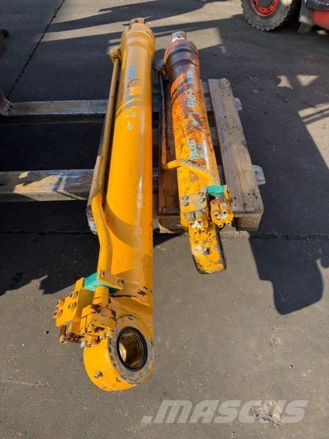 Liebherr R 944 CENTRAL HYDRAULIC CYLINDER L-2380 MM Hydraulik