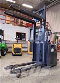 Atlet PDP200 Dubbelstaplare 2090mm 2 ton HYR-KÖP شاحنات مناولة ذاتية الدفع