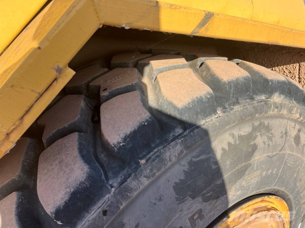 CAT D 250 E Csuklósdömperek