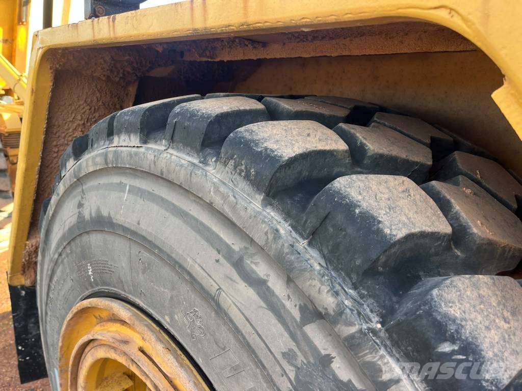CAT D 250 E Csuklósdömperek