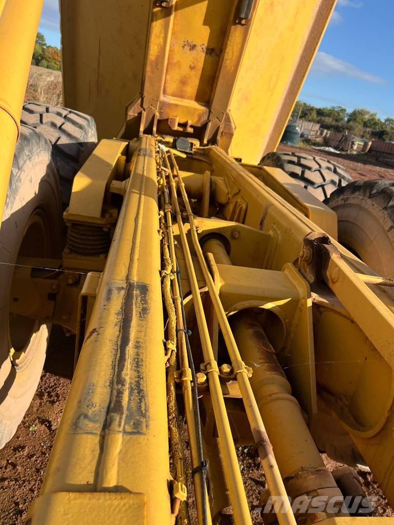 CAT D 250 E Csuklósdömperek