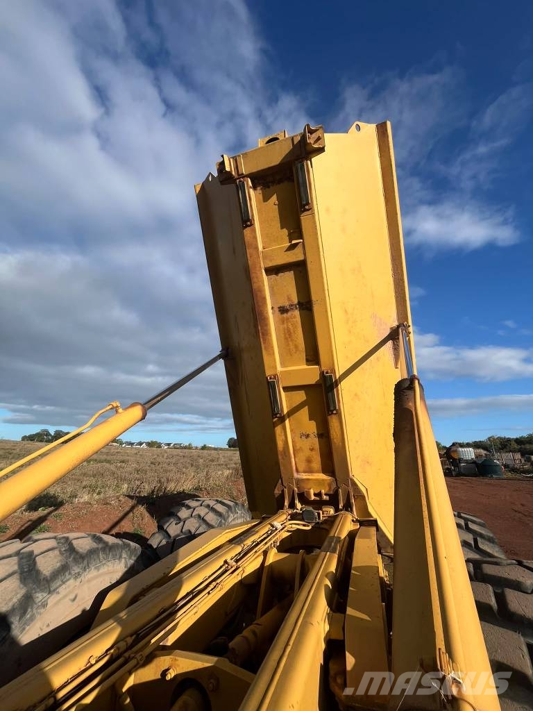 CAT D 250 E Csuklósdömperek