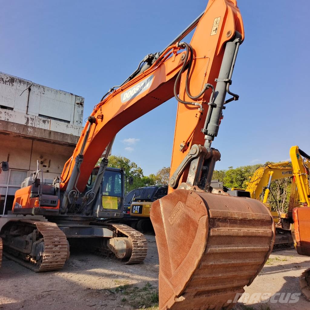 Doosan DX 530 LC-9 Rare in‑stock Верижен екскаватор