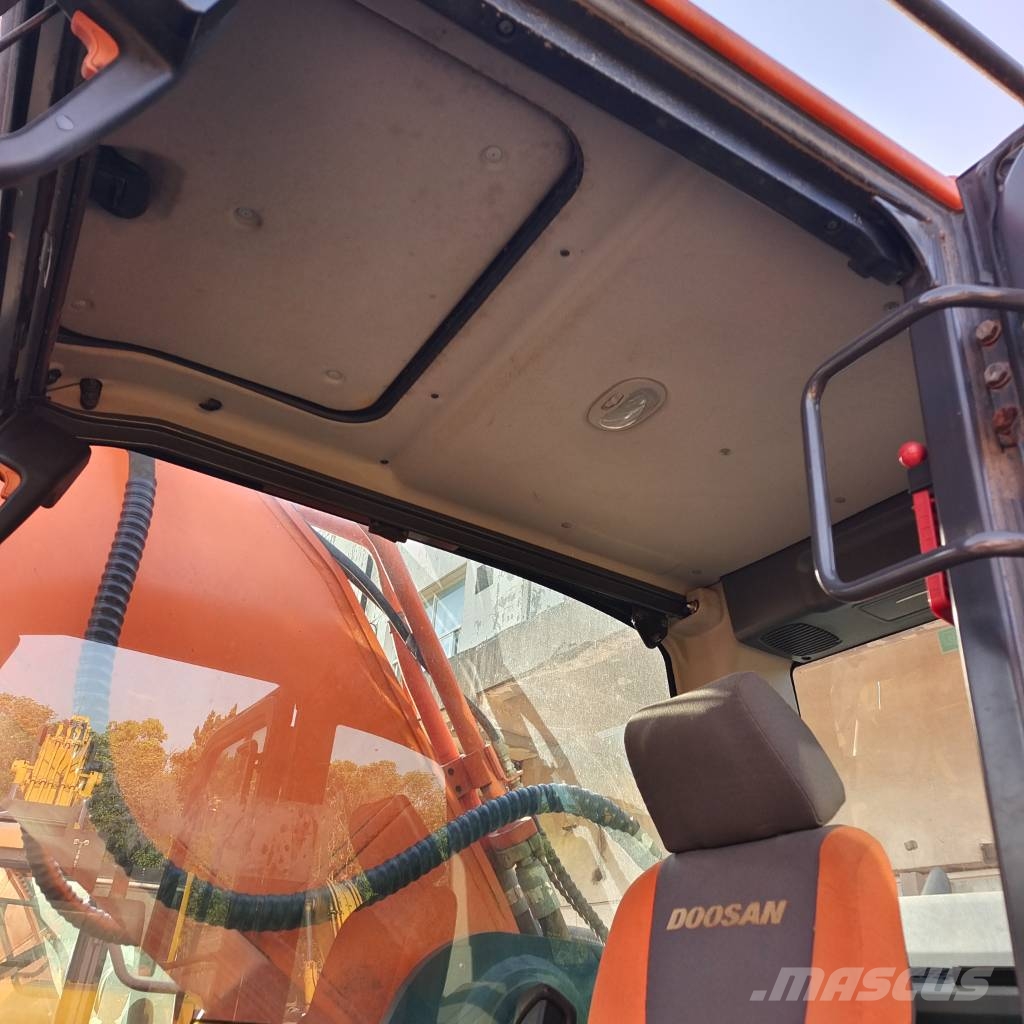 Doosan DX 530 LC-9 Rare in‑stock Верижен екскаватор
