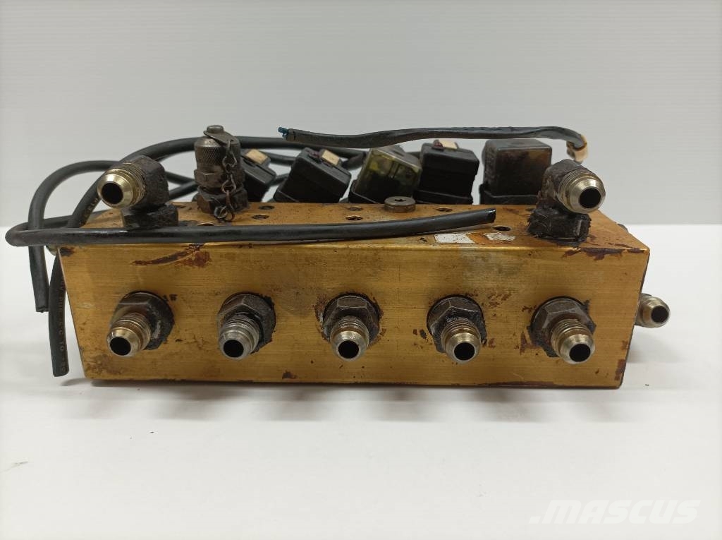 Timberjack 1270B | Bloco de Acessórios Hydraulik