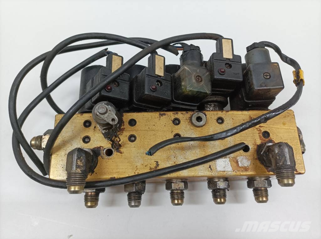 Timberjack 1270B | Bloco de Acessórios Hydraulik