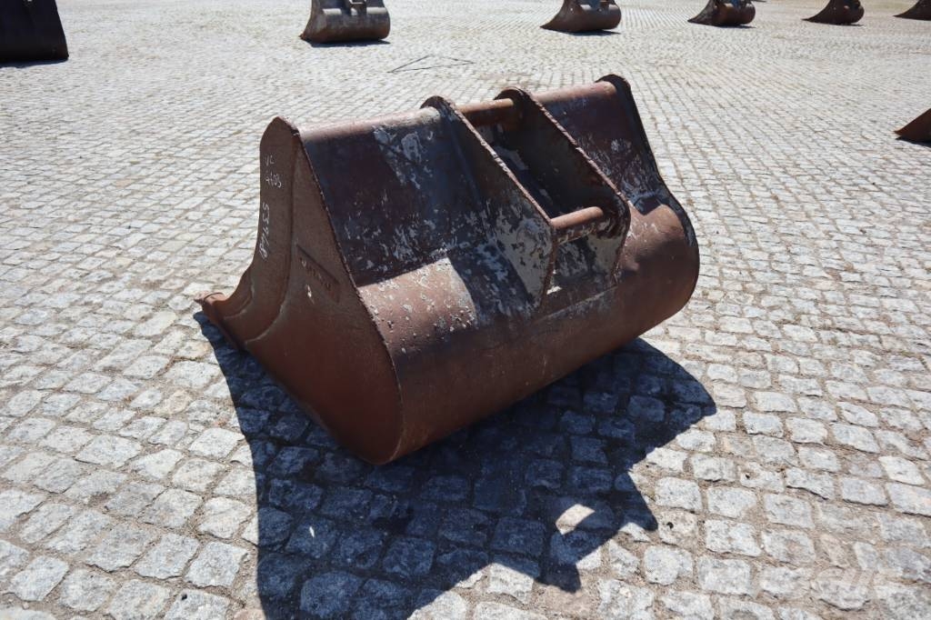 Balde escavação 1200 mm Ø65 Volvo Kašike / Korpe