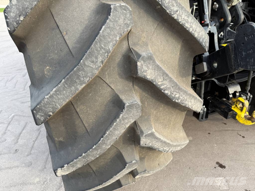 Case IH Optum 300CVX Трактори