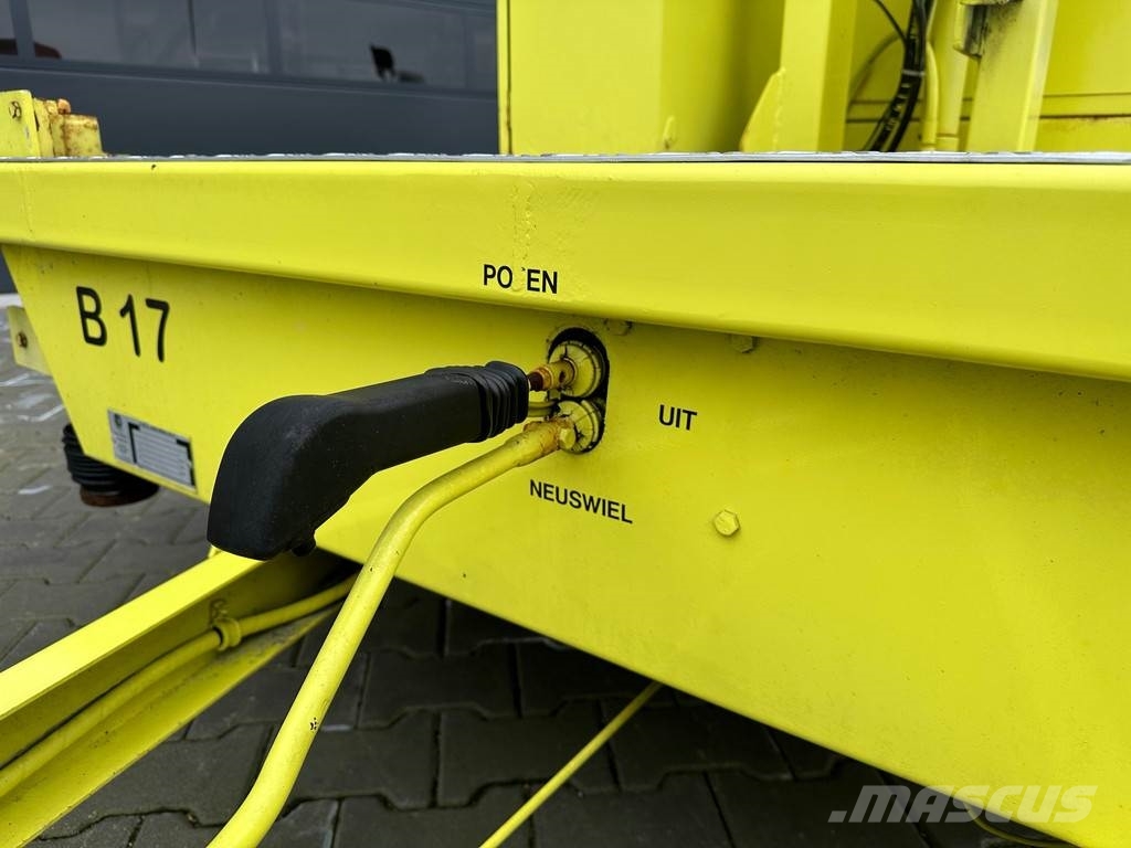 Atlas Copco Unique generator with light pole on trailer! Diesel Generators