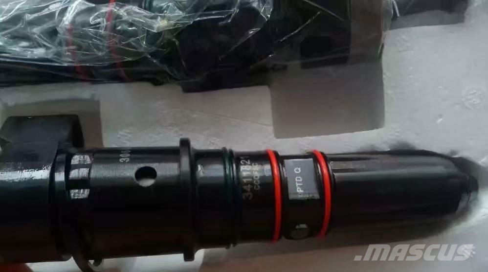 Cummins M11 Qsm ISM Diesel  Fuel Injector 3411821 3095023 Motorer