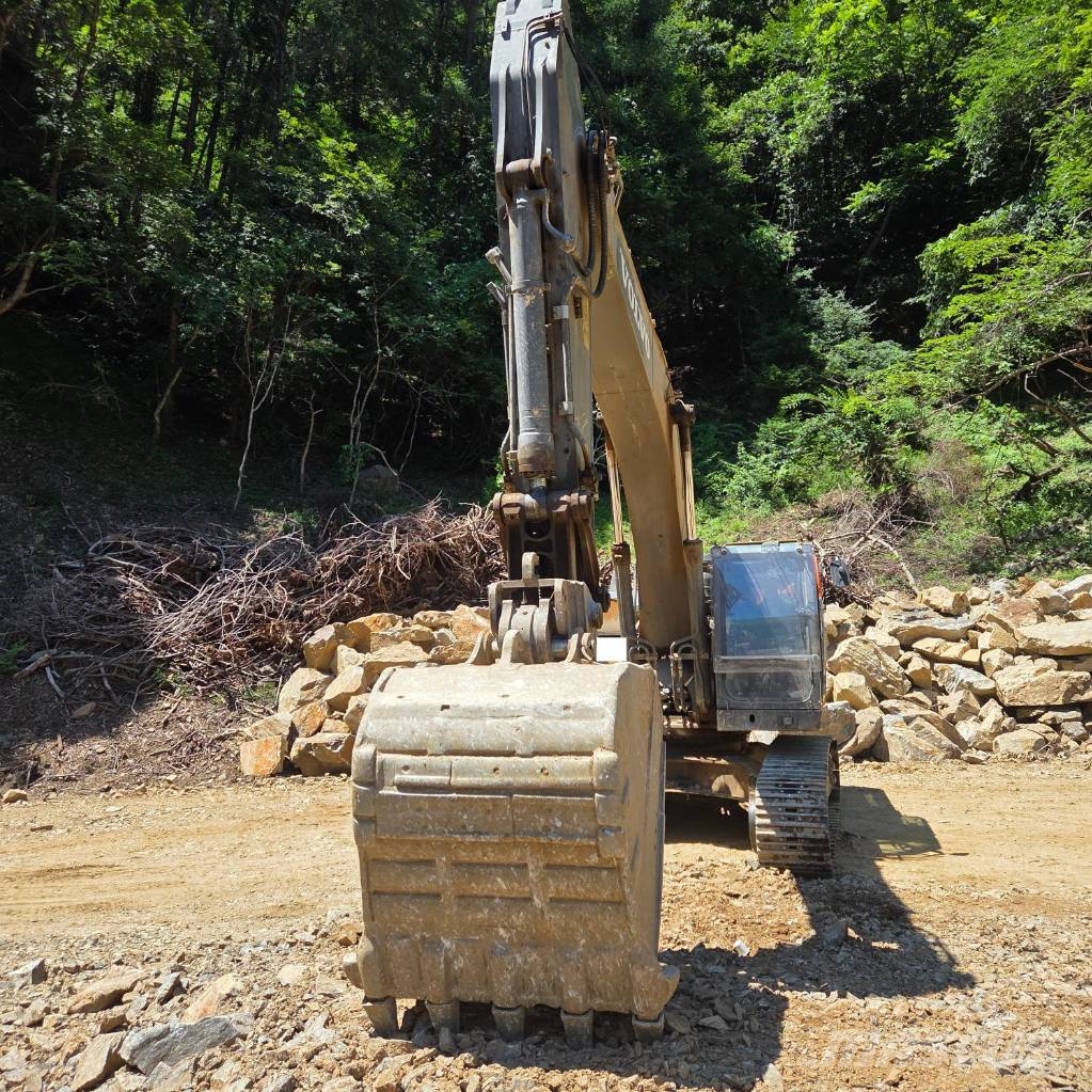 Volvo EC 300 E حفارات زحافة