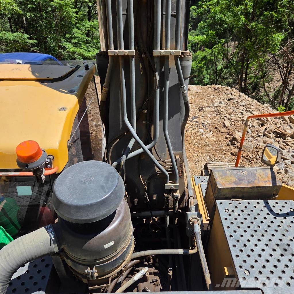 Volvo EC 300 E حفارات زحافة