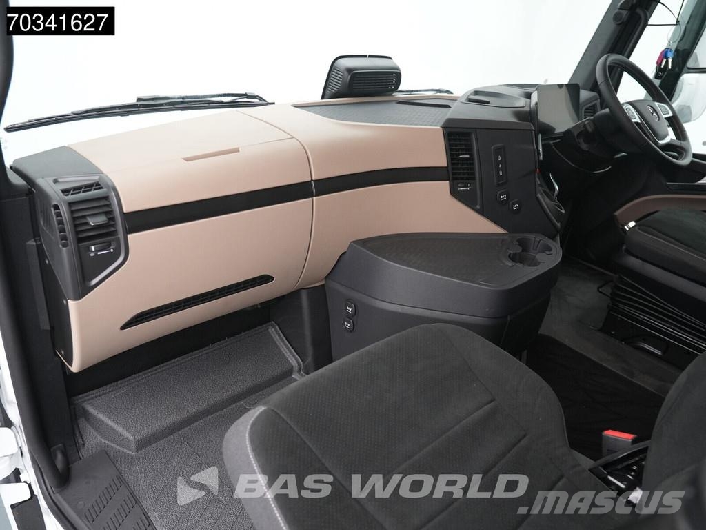 Mercedes-Benz Actros 2553 6X2 RHD! ProCabin GigaSpace NEW Liftac Trekkvogner