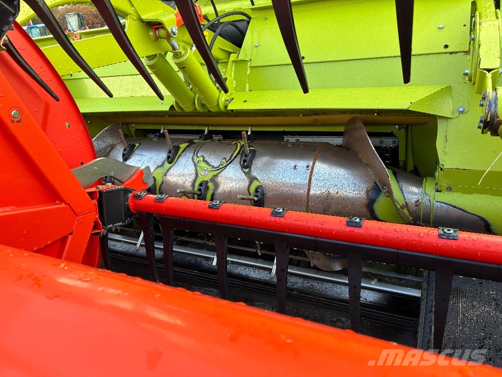 CLAAS Lexion 8800 4WD Maaidorsmachines