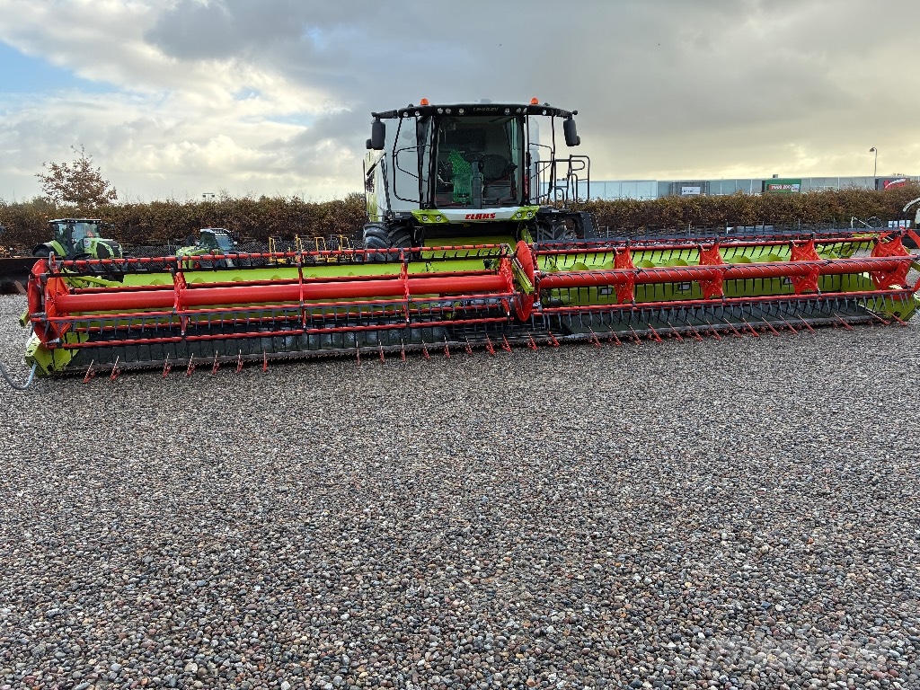 CLAAS Lexion 8800 4WD Maaidorsmachines