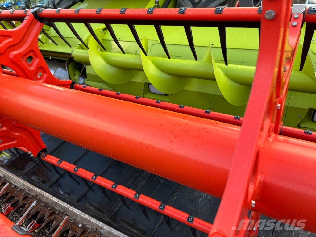 CLAAS Lexion 8800 4WD Maaidorsmachines