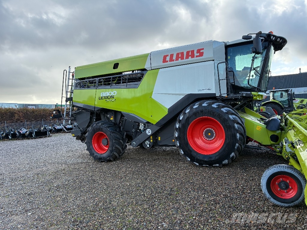 CLAAS Lexion 8800 4WD Maaidorsmachines