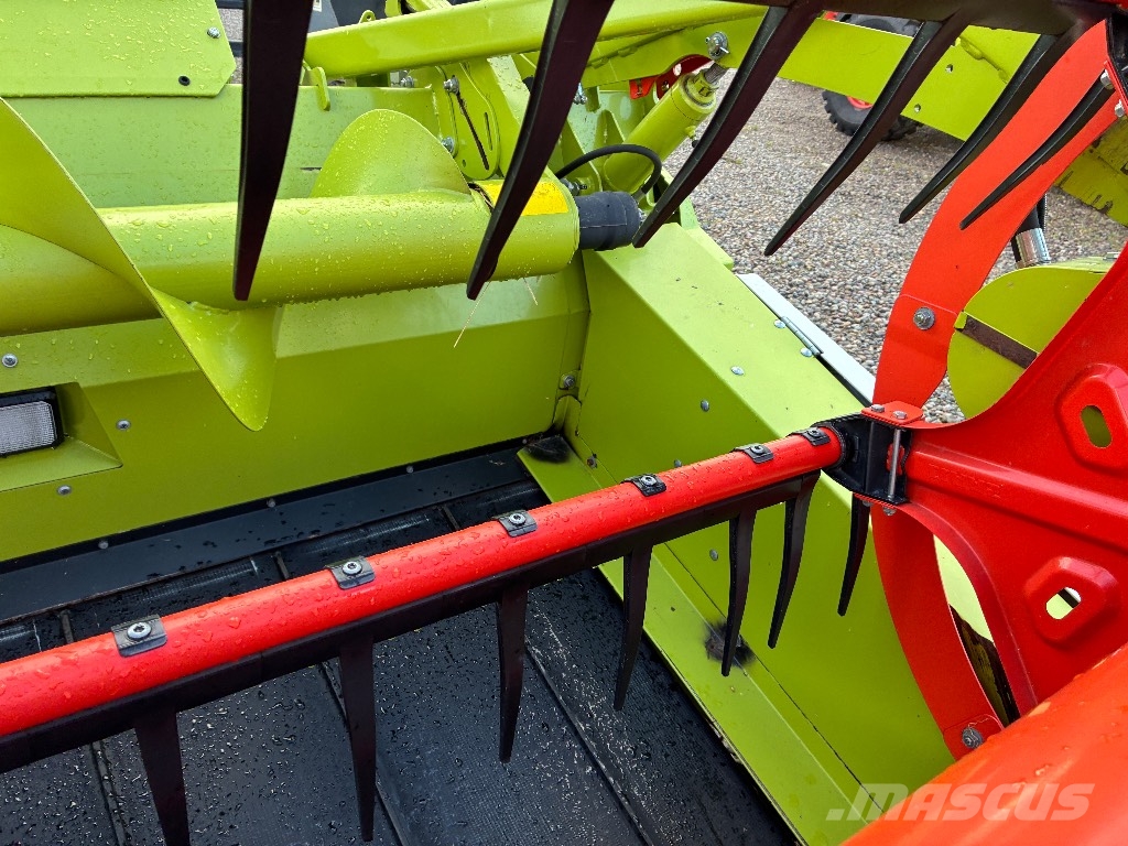 CLAAS Lexion 8800 4WD Maaidorsmachines