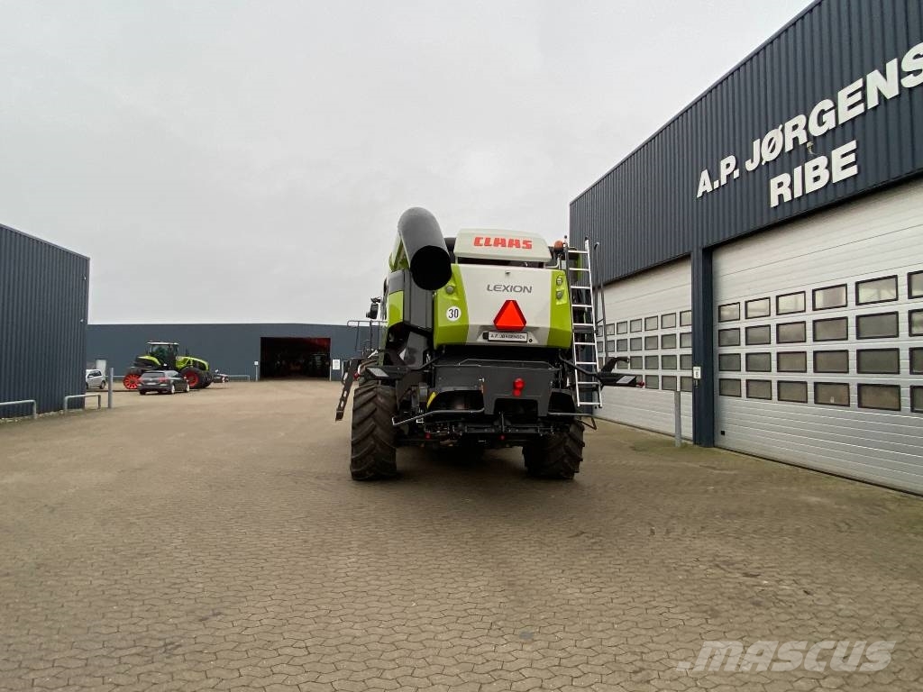 CLAAS Lexion 8800 4WD Maaidorsmachines