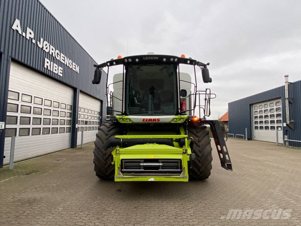 CLAAS Lexion 8800 4WD Maaidorsmachines