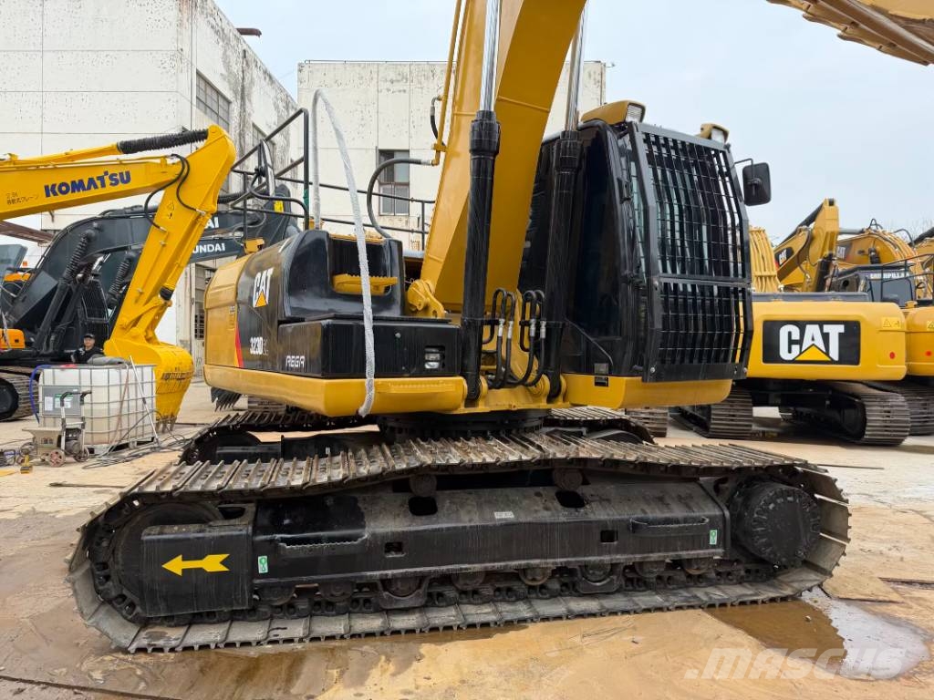 CAT 323D2L 3000 units excavators in stock Верижен екскаватор