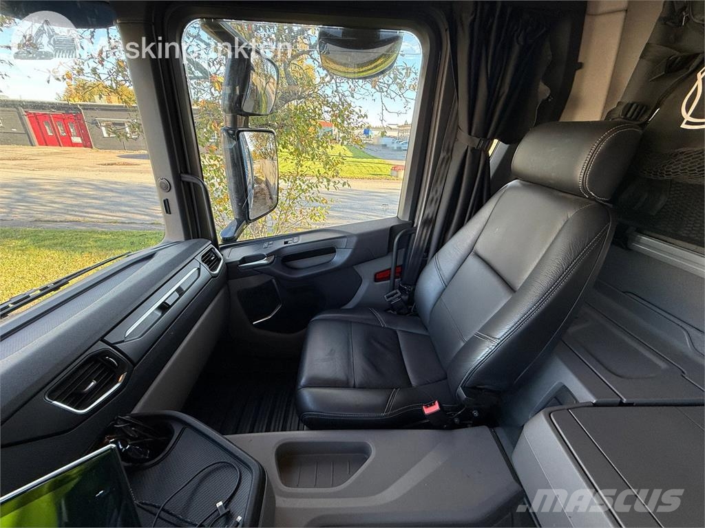 Scania G410B8X4*4NB Lastväxlare/Krokbilar