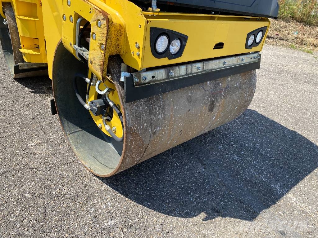 Bomag BW138AD-5/Stage-V 1er Main endommagé Tvåvalsvältar