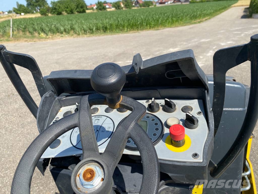 Bomag BW138AD-5/Stage-V 1er Main endommagé Tvåvalsvältar