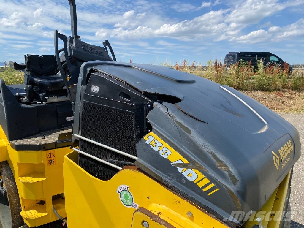 Bomag BW138AD-5/Stage-V 1er Main endommagé Tvåvalsvältar