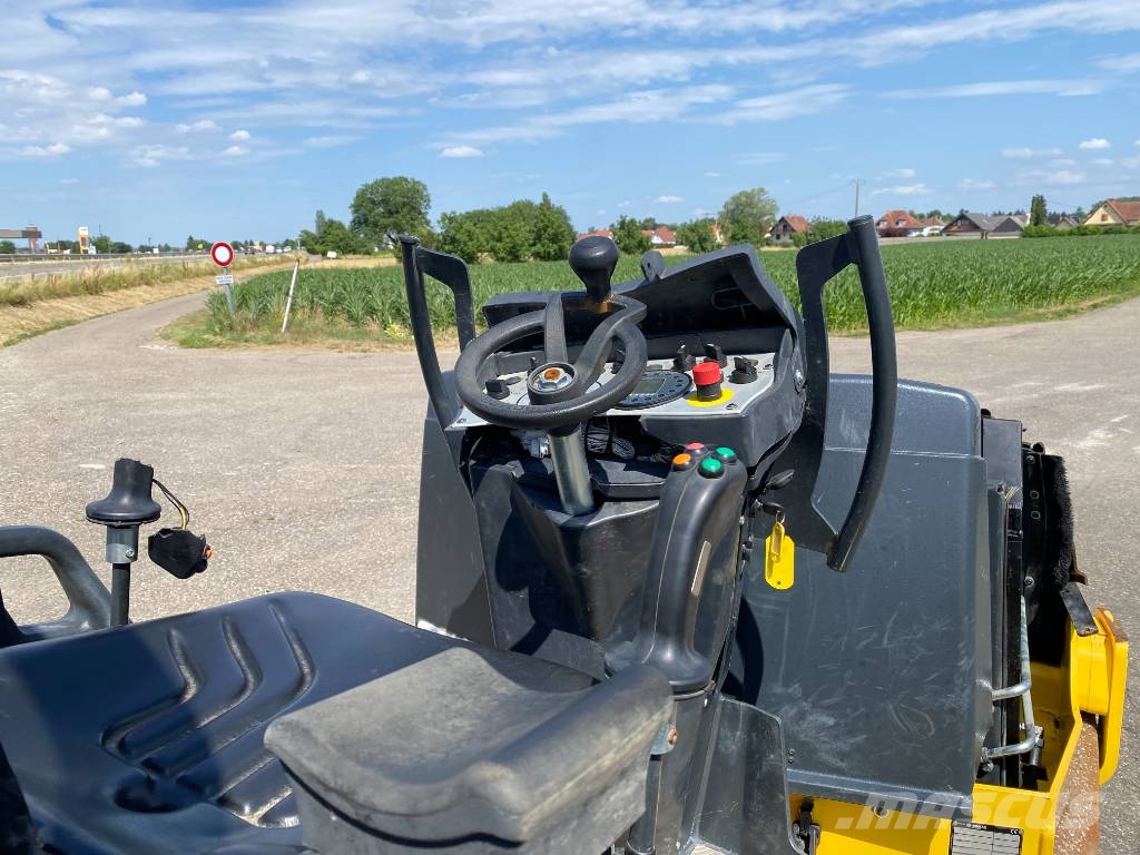 Bomag BW138AD-5/Stage-V 1er Main endommagé Tvåvalsvältar