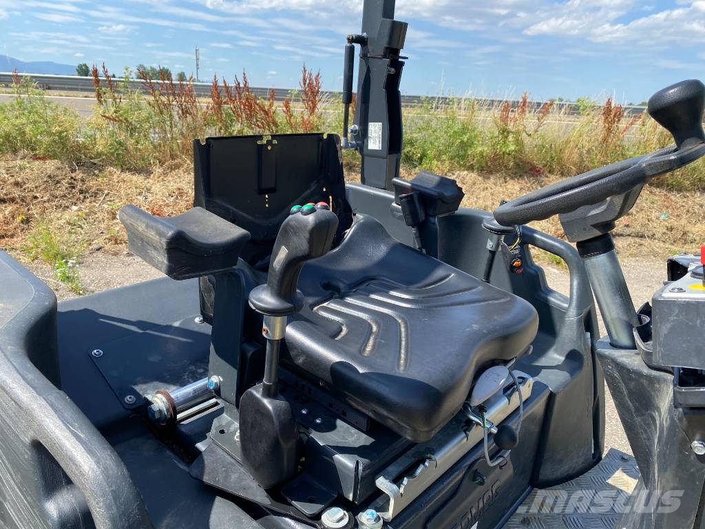 Bomag BW138AD-5/Stage-V 1er Main endommagé Tvåvalsvältar