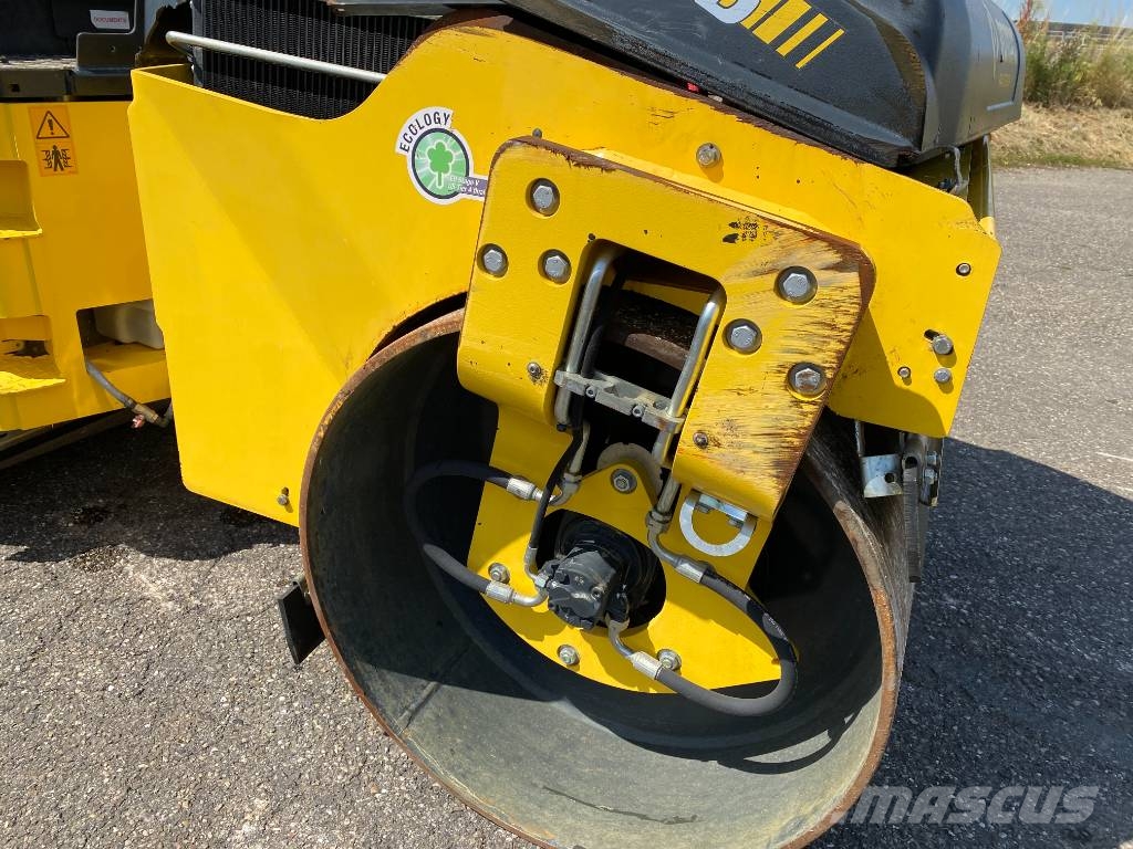 Bomag BW138AD-5/Stage-V 1er Main endommagé Tvåvalsvältar