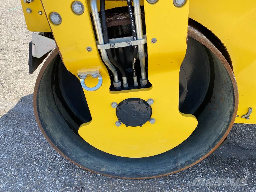 Bomag BW138AD-5/Stage-V 1er Main endommagé Tvåvalsvältar