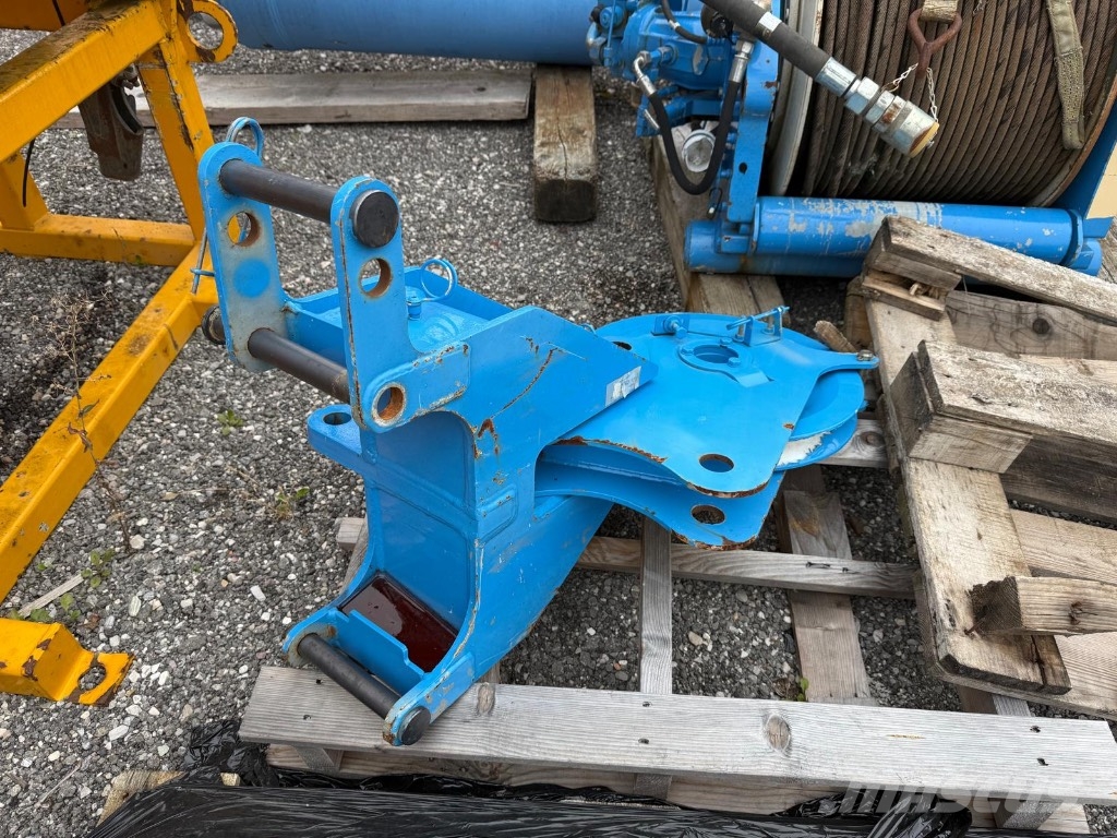 Liebherr Liebherr Part/ Jib/ Runner/ Cylinder Mobilkran Oprema i dijelovi za kranove