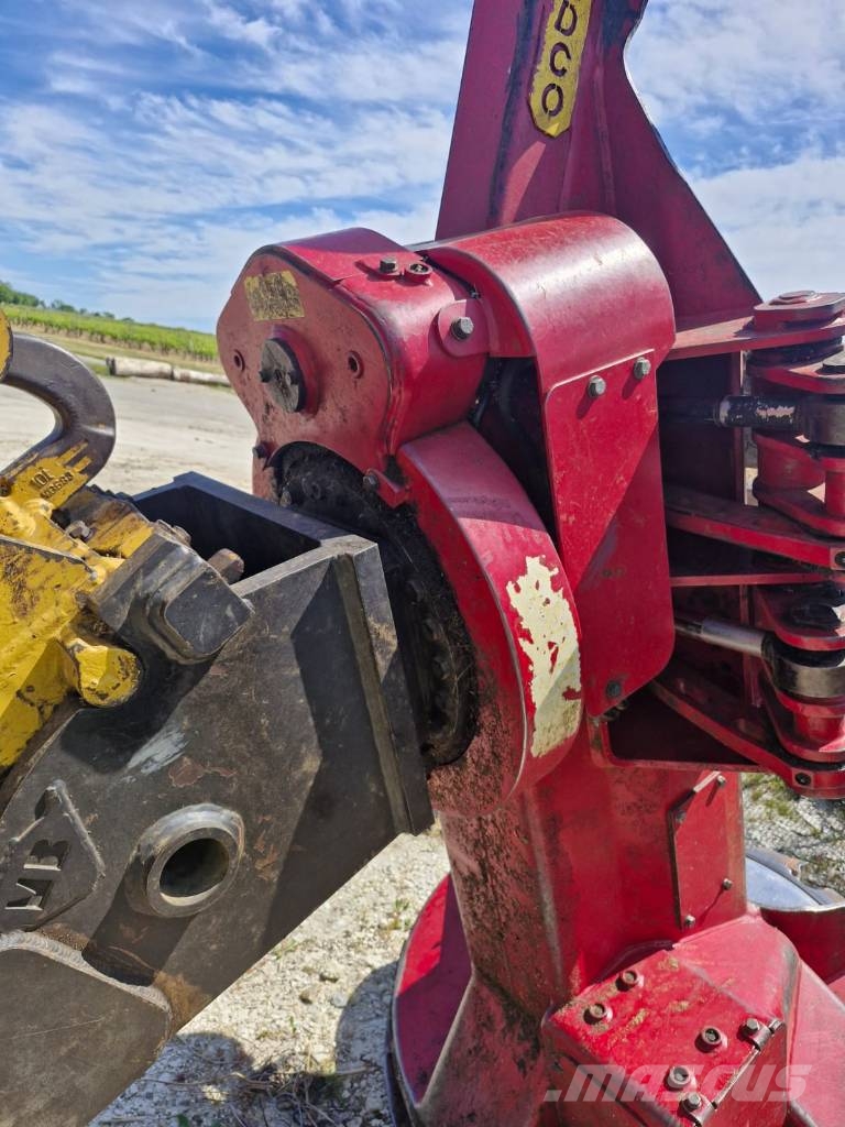 QUADCO 18C Combine forestiere