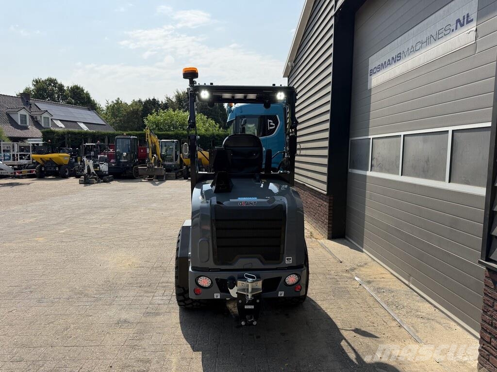 GiANT G2700 X-TRA HD+ minishovel NIEUW (tandempomp stabi لوادر بعجل