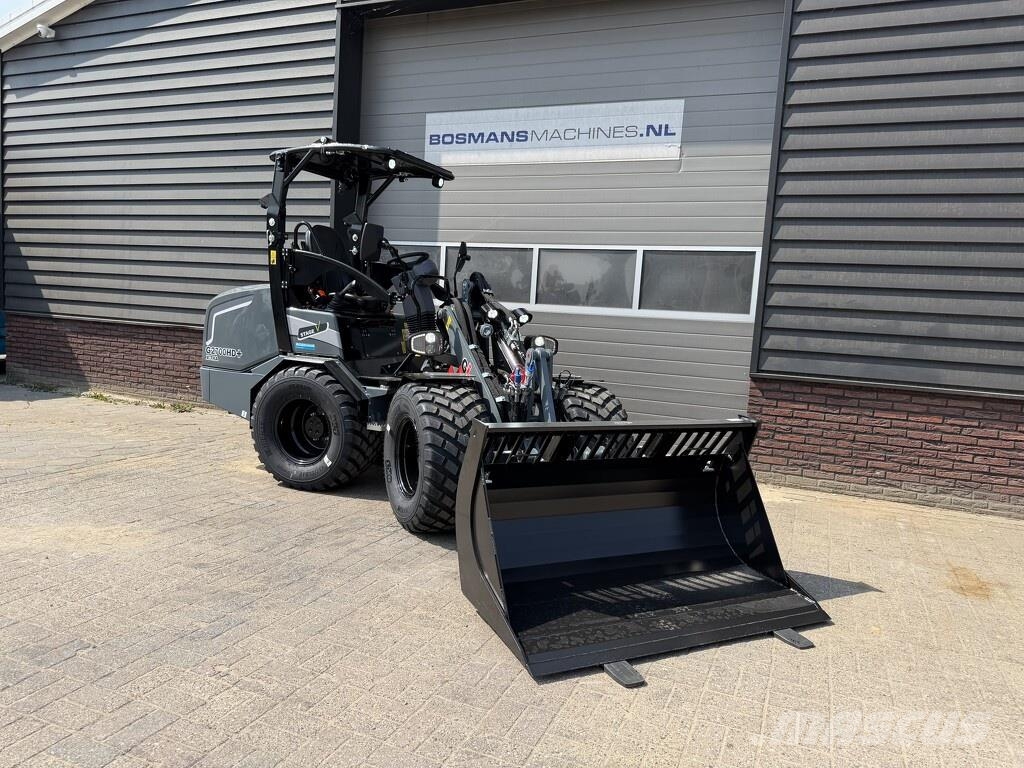 GiANT G2700 X-TRA HD+ minishovel NIEUW (tandempomp stabi لوادر بعجل