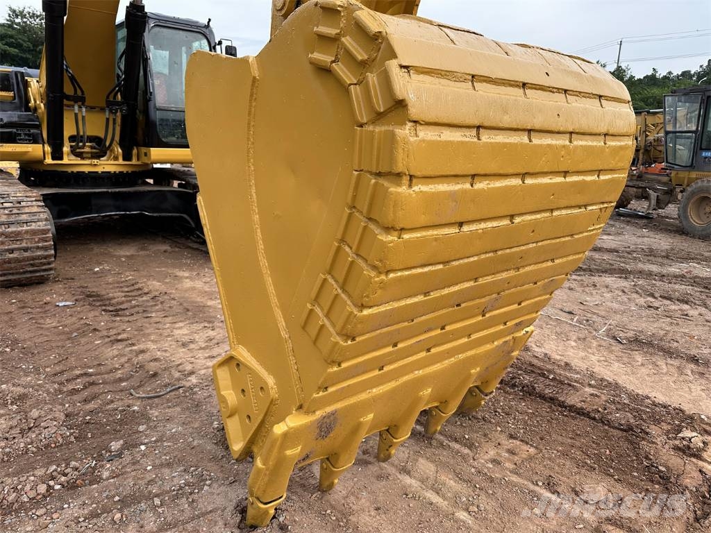 CAT 330D Raupenbagger