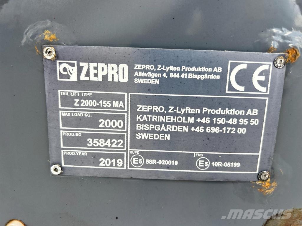 HFR KK18 LIFTING AXLE + BOX HEATING Hűtős