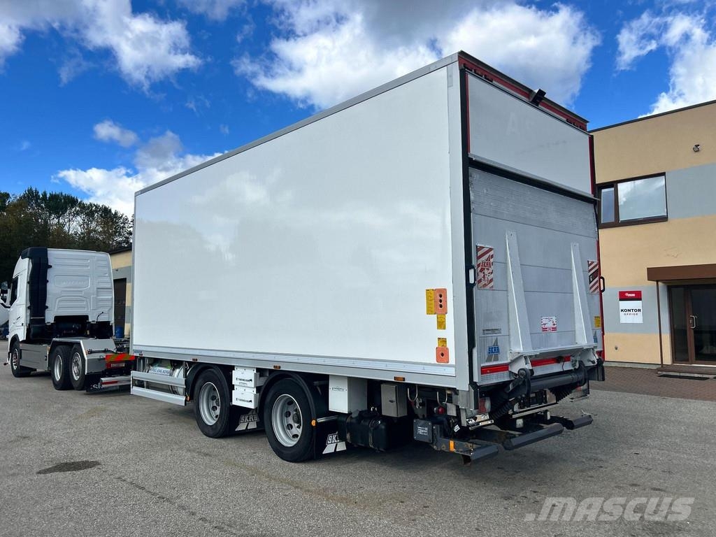 HFR KK18 LIFTING AXLE + BOX HEATING Hűtős