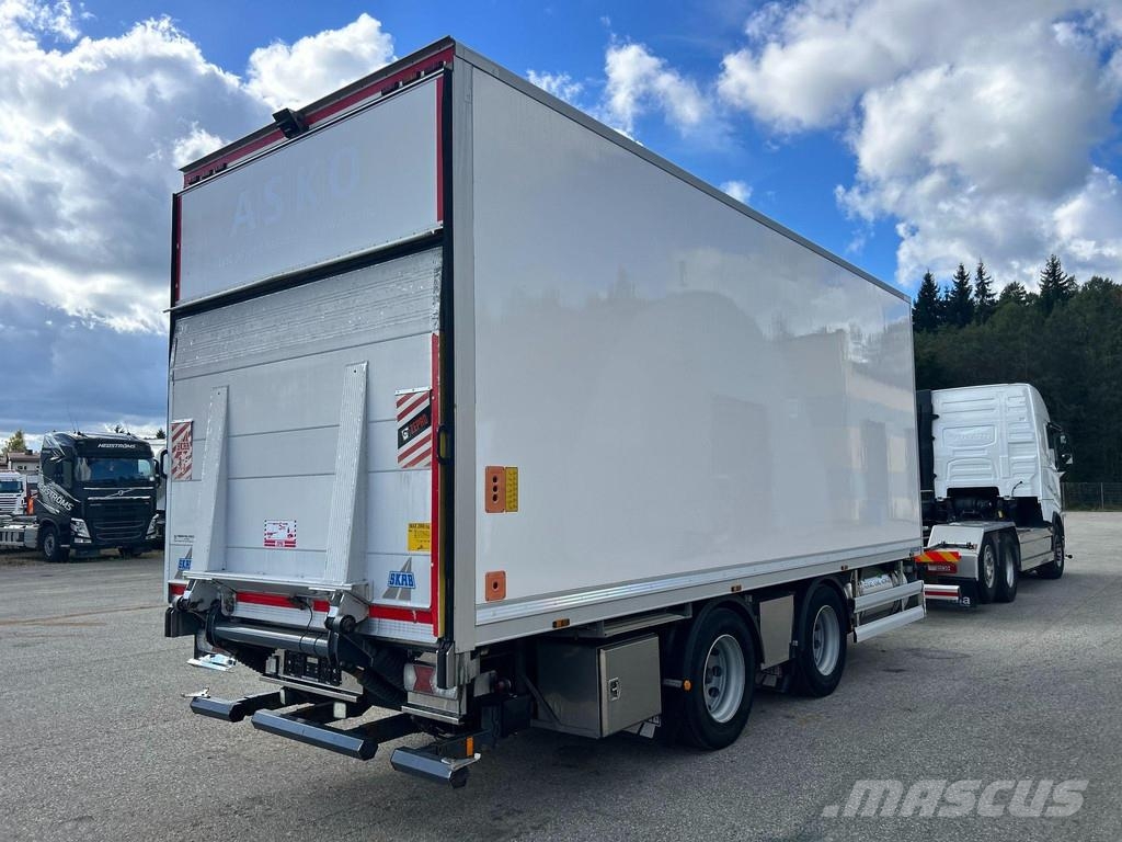 HFR KK18 LIFTING AXLE + BOX HEATING Hűtős