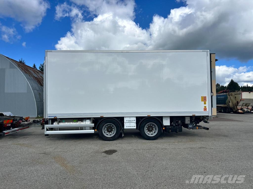 HFR KK18 LIFTING AXLE + BOX HEATING Hűtős